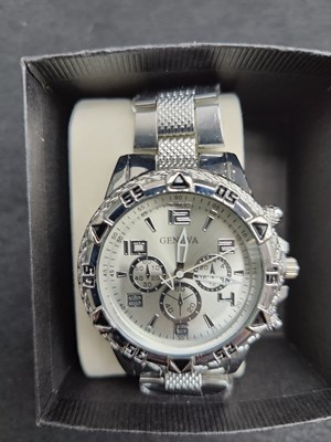 Lot 175 - Geneva gents watch