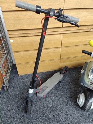 Lot 249 - Electric scooter with no charger