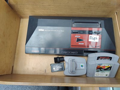 Lot 43 - Sega master system power base with asstd platform games