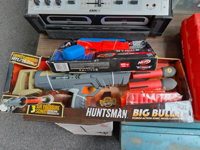 Lot 2 - Nerf strike and huntsman toy guns