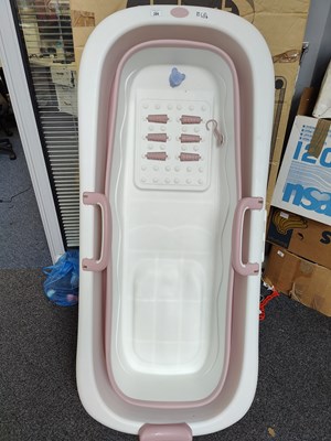 Lot 264 - Pop up travel bath