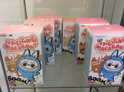 Lot 107 - The monsters dolls x6