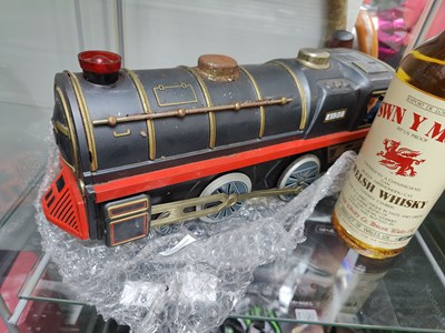 Lot 87 - Vintage toy train