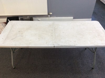Lot 262 - 3 car boot tables