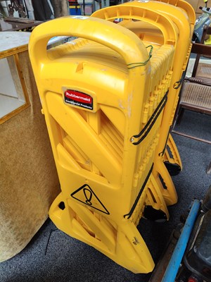 Lot 287 - Yellow safety extending barrier 4m length