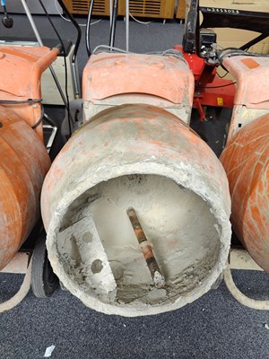 Lot 293 - Minimix 150 cement mixer