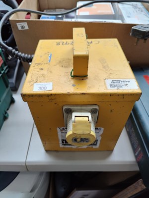 Lot 300 - 110v single output transformer
