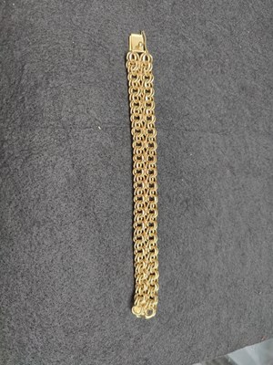 Lot 190 - Gold 9ct bracelet 56.79g