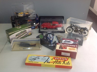 Lot 17 - A selection of die cast Collectables in boxes
