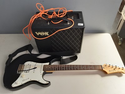 Lot 36 - Yamaha Electric Guitar & AMP