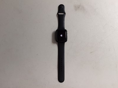 Lot 147 - Apple Series 3 Smart Watch