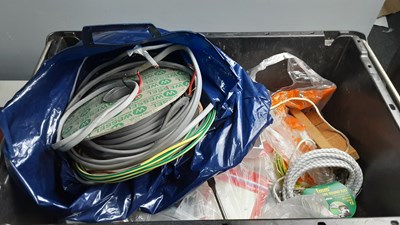 Lot 45 - Box of misc electrical