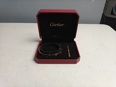 Lot 148 - Bracelet in presentation box bearing cartier logos