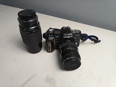 Lot 101 - Minolta 7000 maxxum slr camera with extra lens