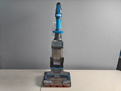 Lot 128 - Shark duo clean vacuum with charger