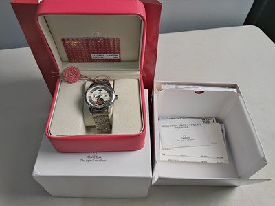Lot 137 - Gents wrist watch bearing omega logos in display box