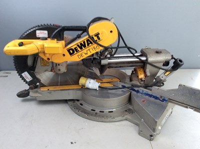 Lot 63 - DeWalt ds w5780 110v table top chop saw tested working