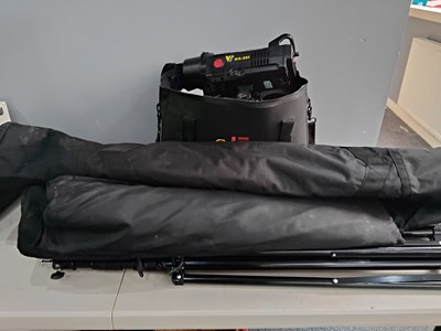 Lot 224 - Large bundle of studio photography equipment