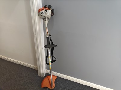 Lot 173 - Stihl fs38 petrol strimmer, tested working