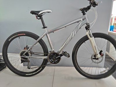 Lot 193 - Specialized myka sport mountain bike