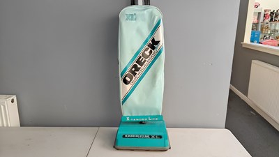 Lot 143 - Oreck classic XL2 vacuum celoc hypoallergenic plus