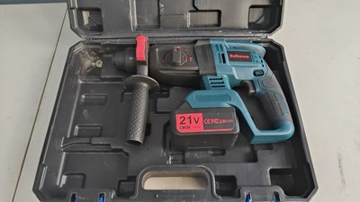 Lot 204 - Undreem cordless hammer drill with battery but no charger