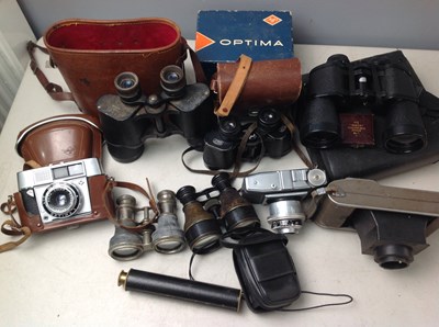 Lot 29 - Qty Of Vintage Binoculars & Cameras