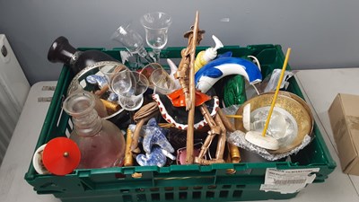 Lot 328 - Box of misc