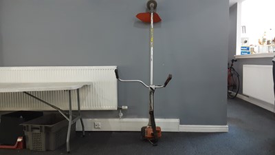 Lot 259 - Stihl fs450 petrol strimmer