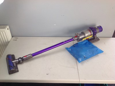 Lot 151 - Dyson cyclone v10 animal with Battery& Charger tested working