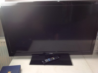 Lot 280 - Logik 42" tv with remote tested working