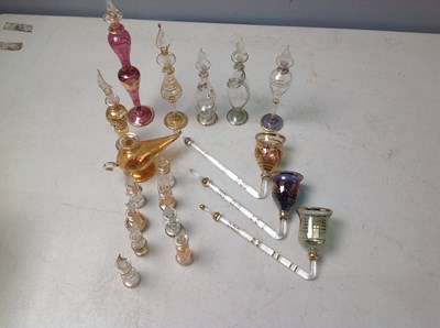 Lot 111 - Qty of blown glass ornaments