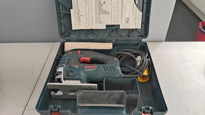 Lot 22 - Bosch professional gst150bce jigsaw in case