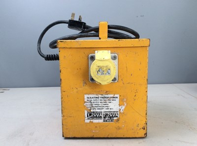 Lot 306 - 110v Output Transformer