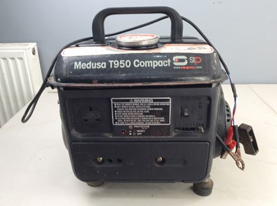 Lot 301 - Medusa T950 Compact Petrol Generator