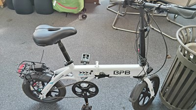 Lot 265 - BPB folding electric bike with charger