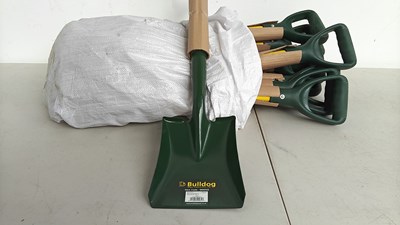 Lot 50 - 12 Bulldog Spades
