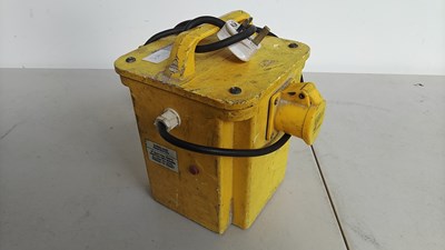 Lot 248 - 110v transformer with duel output