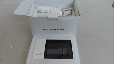 Lot 82 - Intelligent alarm system