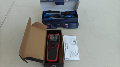 Lot 87 - Studfinder and 2 new screwdriver sets