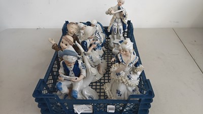 Lot 28 - Selection of ceramic ornaments