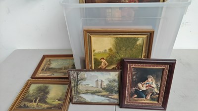 Lot 197 - Collection of vintage pictures