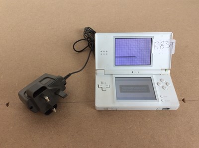 Lot 172 - Nintendo ds lite with charger tested working