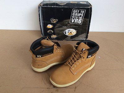 Lot 40 - Pair Of Steel Toecap VR6 Powergrip Size 10
