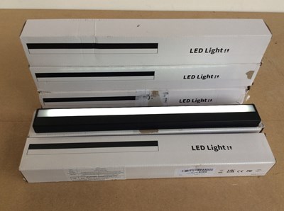 Lot 203 - 5 LED Multifunction Rechargeable Art Display Lights