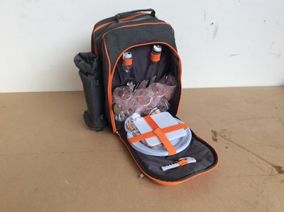 Lot 198 - Geezy family picnic cool bag backpack hamper