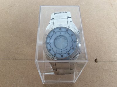 Lot 182 - zeon tech solsuno watch