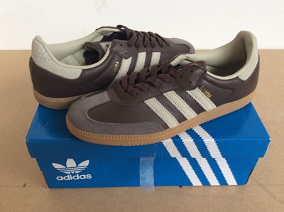 Lot 47 - Pair of samba og size uk 8 1/2