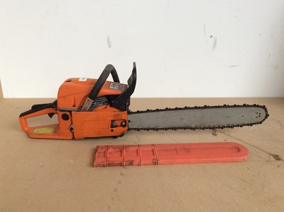 Lot 74 - VG Home & Garden Petrol Chainsaw 5800