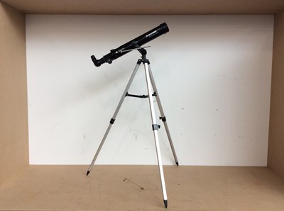 Lot 221 - Celestron powerseeker 70az refractor telescope